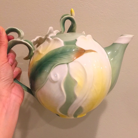 Pier 1 Imports - Ginger Lily floral teapot - Picture 4 of 11